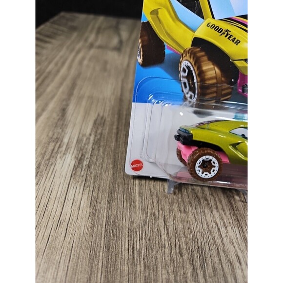 Hot Wheels Dune Daddy HW Dirt Green & Pink 1:64 Diecast Toy Car 2024 - Picture 3 of 4